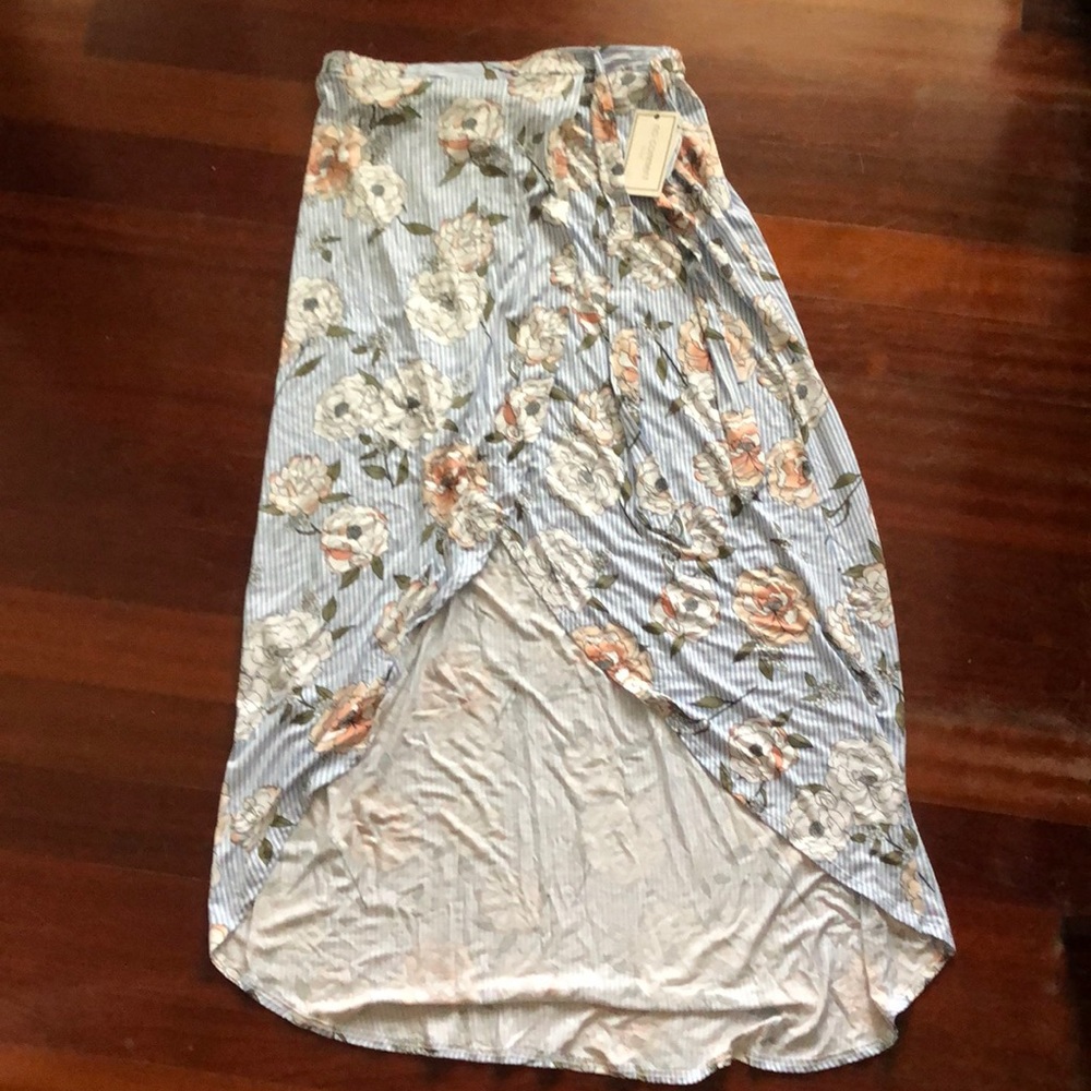 Floral high low skirt with a slit